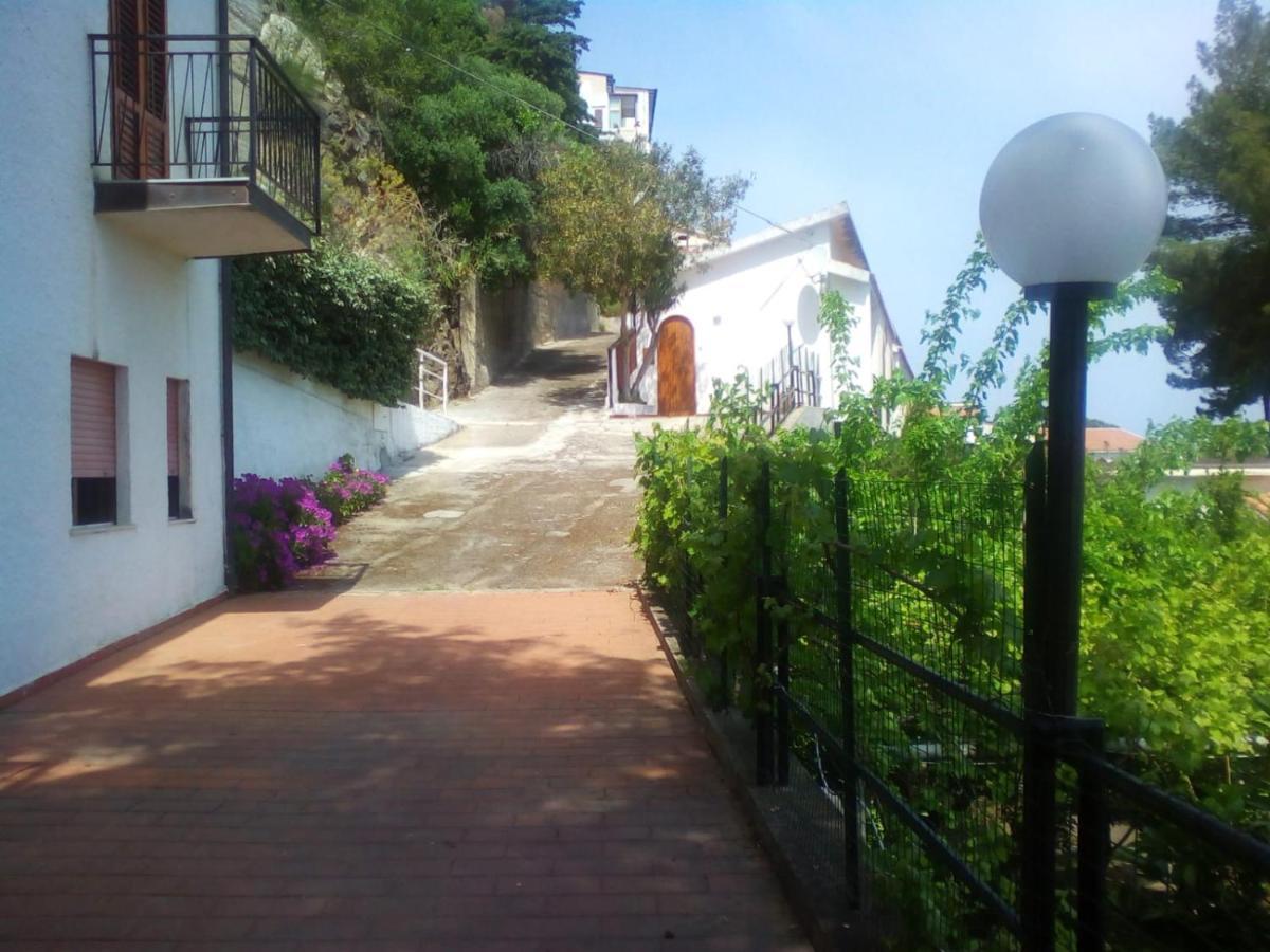 Capo dʼOrlando Testa Di Monaco - Basic Beach Accommodations מראה חיצוני תמונה