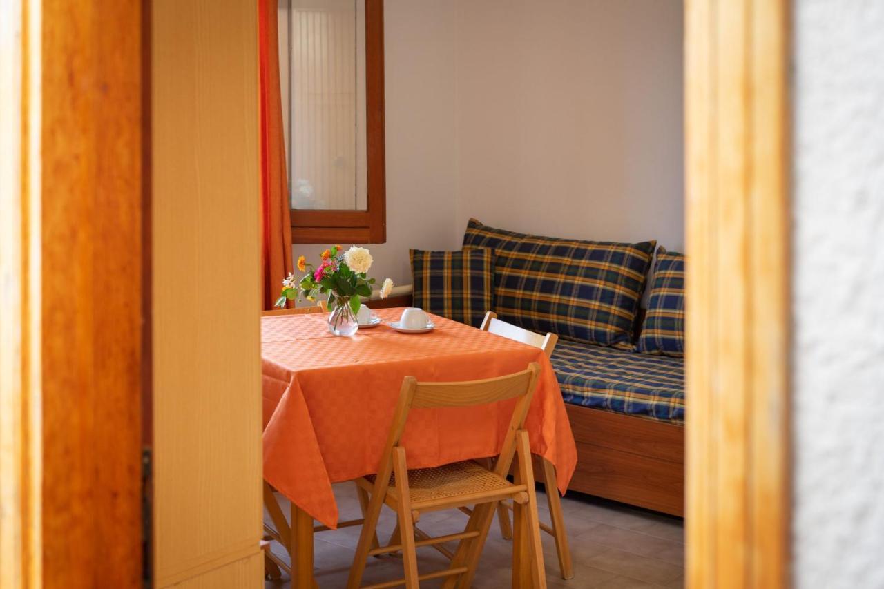 Capo dʼOrlando Testa Di Monaco - Basic Beach Accommodations מראה חיצוני תמונה