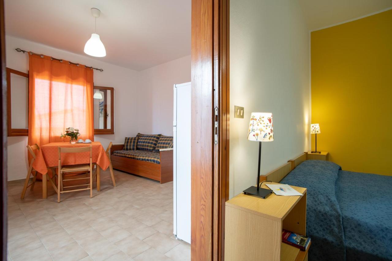 Capo dʼOrlando Testa Di Monaco - Basic Beach Accommodations מראה חיצוני תמונה