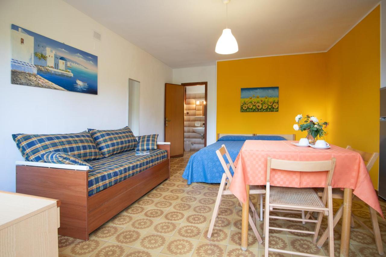 Capo dʼOrlando Testa Di Monaco - Basic Beach Accommodations מראה חיצוני תמונה