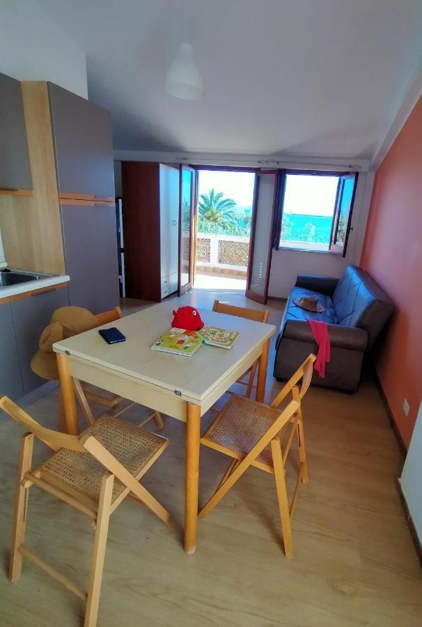 Capo dʼOrlando Testa Di Monaco - Basic Beach Accommodations מראה חיצוני תמונה